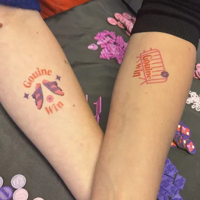 Voici une photo de nos tattoos en situation