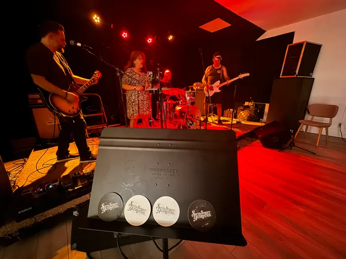 AllSignsToday.Com - Paper Coasters